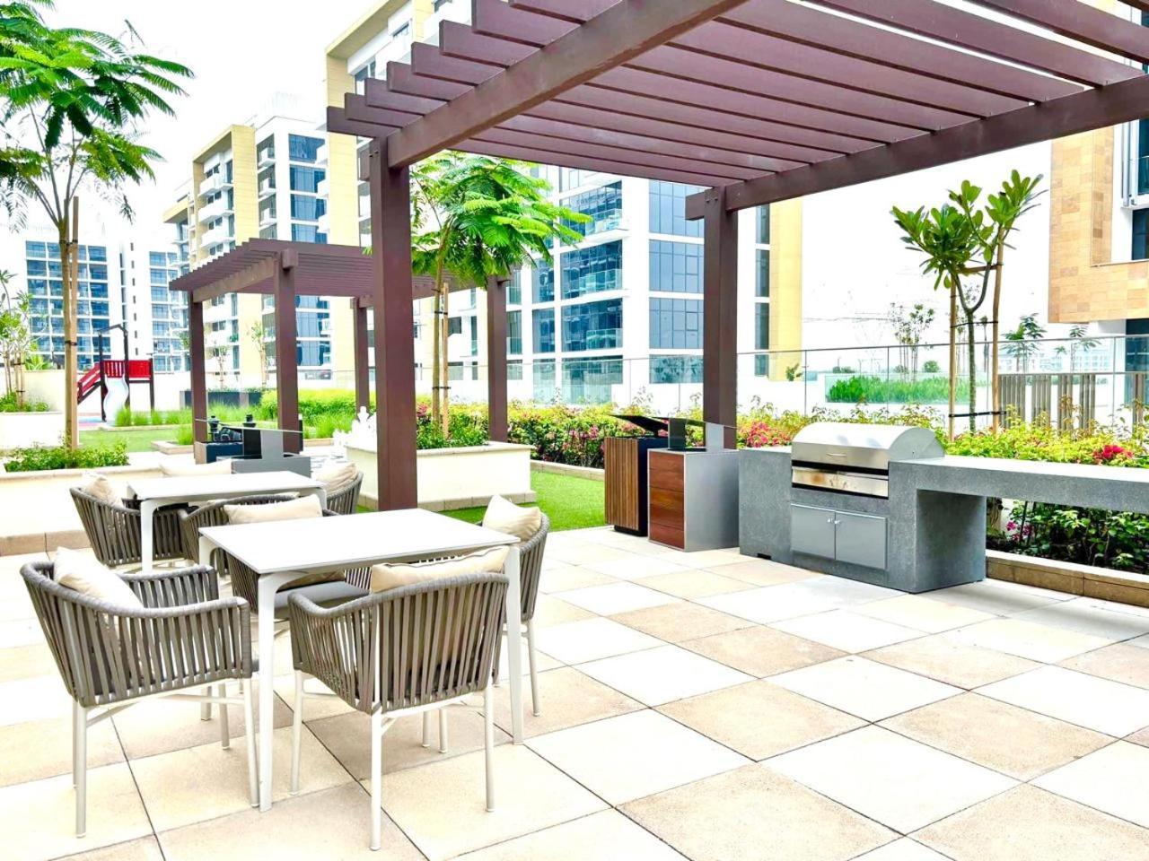 Stunning Living With Burj Khalifa View
